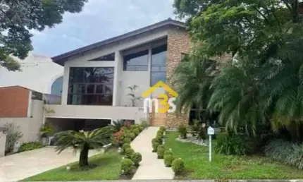 Excelente casa no Residencial 10, com 600m² - 4 quartos/2suítes, 2 vagas em Alphaville