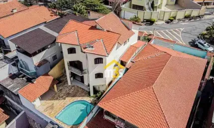 Casa à venda com 4 quartos e 2 suítes, 354m² e 6 vagas, por R$ 1.595.000,00 – City Bussocaba - Osasco/SP