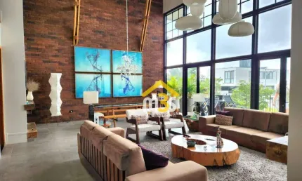 Casa de esquina com 525m², 4 quartos, 3 suítes, 6 vagas no Tamboré 10 a venda por 4.995.000,00