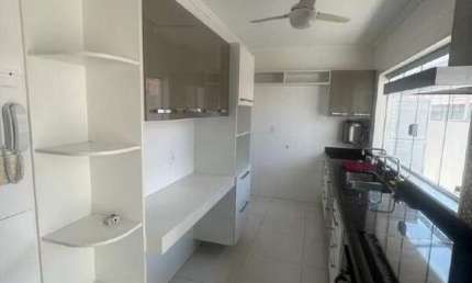 Casa para aluguel, 4 quartos, 1 suíte, 2 vagas, Centro - Pindamonhangaba/SP