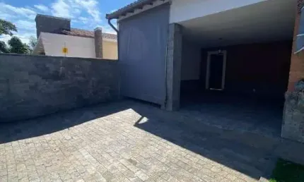 Casa com 3 quartos para alugar no Centro, Pindamonhangaba 