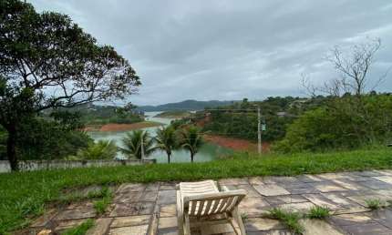 Chácara em  Condomínio com vista ampla para a represa.