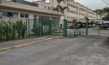 Apartamento no Condomínio Residencial Flórida.  Ótima localização, próximo a tudo, mercado, ônibus, padarias, centro da cidade e próximo de acesso a Dutra;