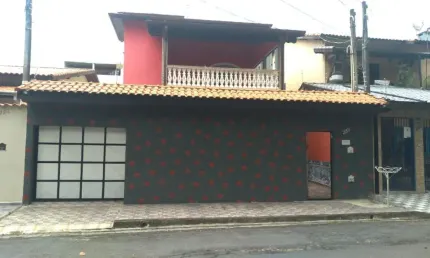 Casa com ótima localização, próximo a supermercados, lotérica, padaria ,academia de ginástica ,sesi, senai, posto de saúde e escolas.
