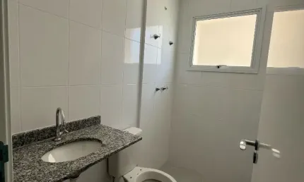 Apartamento com suíte e sacada gourmet no Arboville, vista previlegiada.
