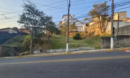 Oportunidade! Terreno de 600m em bairro formado com ótima localização.