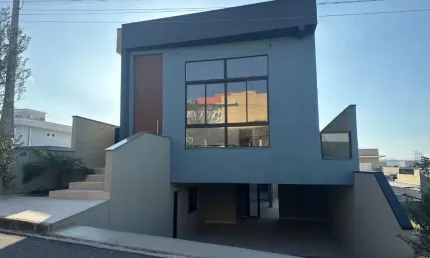 Linda casa recém construída no Condomínio de alto padrão Golden Park.