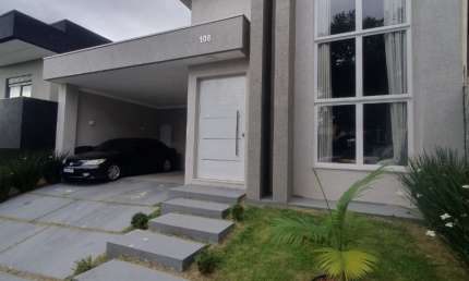 Casa maravilhosa em condomínio de alto padrão Vem Viver.