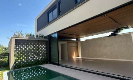 CASA HIATO Obra-prima de alto padrão assinada pelo renomado Escritório Sonne Mller  Condomínio Alphaville 2