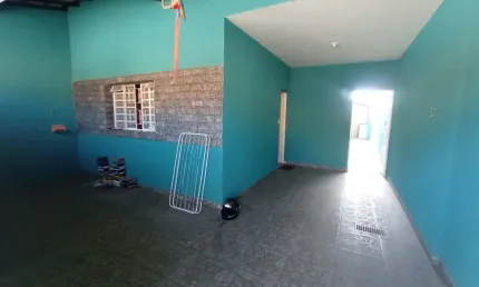 Casa com ótima localização. Próxima de mercados, farmácia, restaurantes, Senai, Sesi, IFSP.
