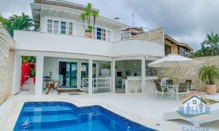EXCELENTE IMÓVEL ALTO PADRÃO MOBILIADO E DECORADO NA PRAIA DA COCANHA EM CARAGUATATUBA