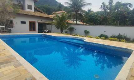 EXCELENTE SOBRADO LOCALIZADO HÁ 150 METROS DA PRAIA NO BAIRRO BAREQUEÇABA EM SÃO SEBASTIÃO! !