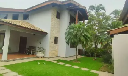 Excelente sobrado localizado há 150 metros da praia no bairro barequeçaba em são sebastião! !
