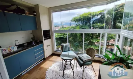 EXCELENTE APARTAMENTO MODERNO DECORADO E MOBILIADO NO CENTRO DE CARAGUATATUBA!