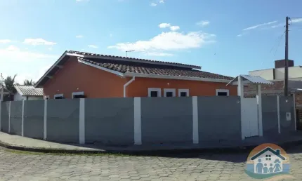 EXCELENTE IMÓVEL COM AMPLO TERRENO LOCALIZADO NO BAIRRO TARUMÃS EM CARAGUATATUBA!!