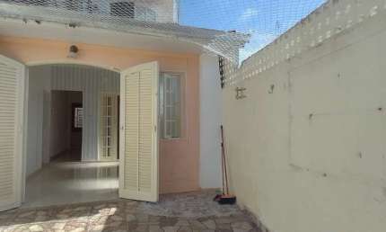 EXCELENTE OPORTUNIDADE DE SOBRADO PARA FINANCIAMENTO BANCÁRIO LOCALIZADO NO BAIRRO ARUAN!