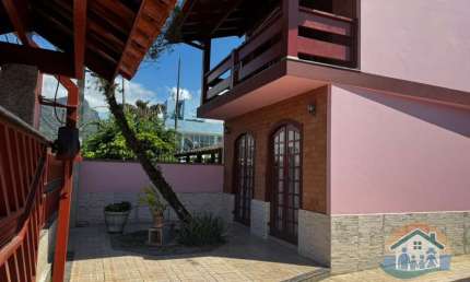 INCRÍVEL OPORTUNIDADE DE SOBRADO LOCALIZADO NO BAIRRO INDAIÁ EM CARAGUATATUBA!