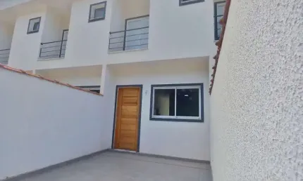 EXCELENTE OPORTUNIDADE DE SOBRADO COM ENTRADA INDIVIDUAL LOCALIZADO NO BAIRRO MASSAGUAÇU EM CARAGUATATUBA!