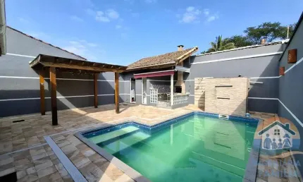 EXCELENTE IMÓVEL Á VENDA LOCALIZADO HÁ 600 METROS DO MAR NO BAIRRO MARTIM DE SÁ EM CARAGUATATUBA!