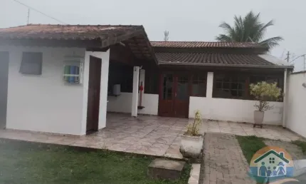 Excelente oportunidade de imóvel localizado há 200 metros da praia no bairro massaguaçu em caraguatatuba!