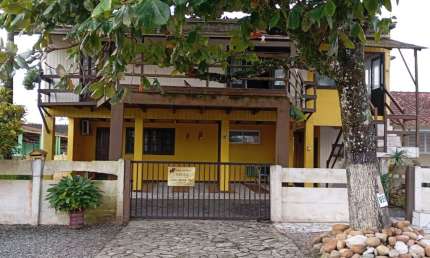 Casa comercial com 3 salas à venda na Avenida Vinte e Nove de Abril, 110, Nereidas, Guaratuba