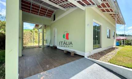 CASA COM 3 QUARTOS SENDO 1 SUITE BAIRRO AZAMBUJA BRUSQUE