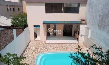 Duplex 3 quartos com suíte e banheira, com espaço gourmet e piscina com quintal