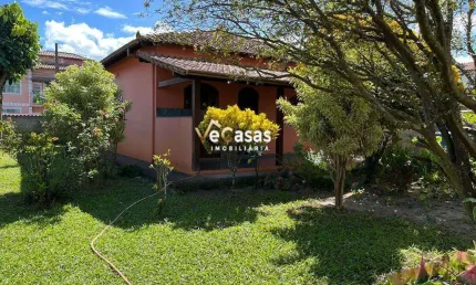 Casa linear marilea de 2 quartos com suíte com quintal maravilhoso e excelente localização