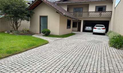 Casa com 6 quartos à venda no Boa Vista, Joinville 