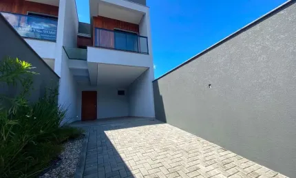 Casa com 3 quartos à venda no Santo Antônio, Joinville 