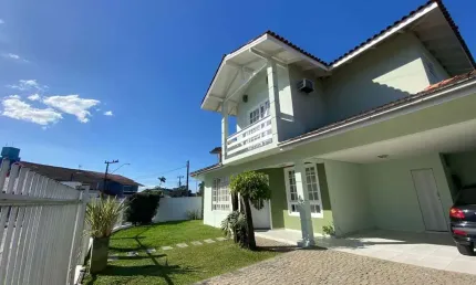 Sobrado com 3 dormitórios (1 suíte) à venda, 191 m² - santo antônio - joinville/sc