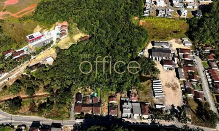 Oportunidade imperdível: Terreno à venda em Joinville-SC, Vila Nova, com 28.600,56 m² de área.