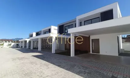 Casa à venda em condomínio fechado no bairro vila nova - joinville-sc: 3 quartos, 1 suíte, varanda gourmet. venha conferir!