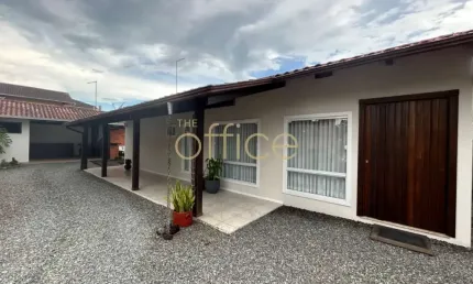 Casa com 3 quartos à venda no São Marcos, Joinville  por R$ 890.000