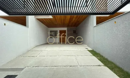 Sobrado à venda em joinville-sc, saguaçu: 3 quartos, 1 suíte, 2 salas, 2 banheiros, 2 vagas, 132m². venha conferir!
