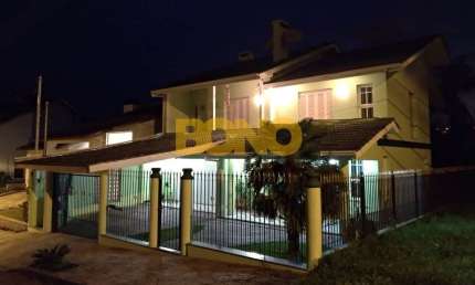Casa com 3 quartos à venda em União, Flores da Cunha , 272 m2 por R$ 954.000
