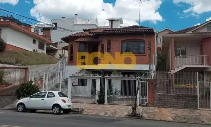 Casa com 3 quartos à venda no Panazzolo, Caxias do Sul  por R$ 900.000