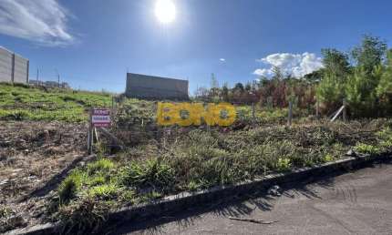 Terreno à venda no São Victor COHAB, Caxias do Sul  por R$ 230.000