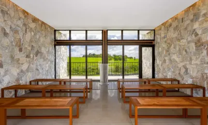 Viva com exclusividade no Vinhas Flamboyant: Lote de 328,98 m² à venda.
