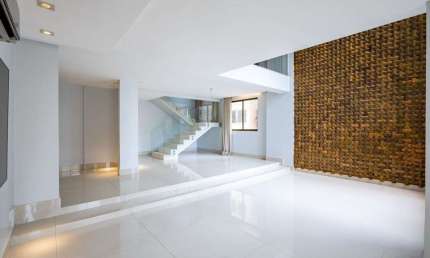 Apartamento Duplex com 252,32m², 4 suítes, 3 salas, 6 banheiros e 2 vagas de gar