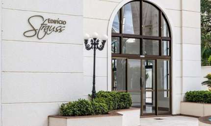 Apartamento com 3 quartos para alugar na Avenida T 13, Setor Bueno, Goiânia