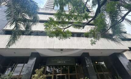 Sala comercial para alugar na Avenida Borges de Medeiros, 2105, Praia de Belas, Porto Alegre por R$ 1.700