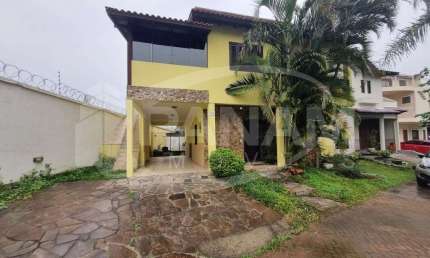 Casa em condomínio fechado com 3 quartos à venda na Avenida Ecoville, 356, Sarandi, Porto Alegre por R$ 929.000