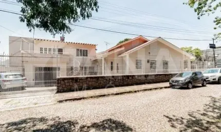 Casa com 3 quartos à venda na Avenida Benno Mentz, 1397, Vila Ipiranga, Porto Alegre por R$ 860.000