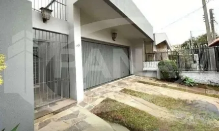 Casa com 3 quartos à venda na Avenida Doutor Walter Só Jobim, 70, Jardim Lindóia, Porto Alegre por R$ 1.200.000