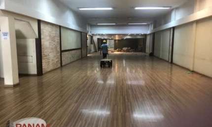 Ponto comercial para alugar na Avenida Assis Brasil, 424, Passo da Areia, Porto Alegre por R$ 13.000