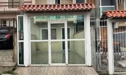 Casa com 2 quartos à venda na Rua Tesourinha, 23, Jardim Algarve, Alvorada por R$ 260.000