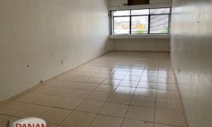 Sala comercial para alugar na Rua Itapeva, 80, Passo da Areia, Porto Alegre por R$ 900