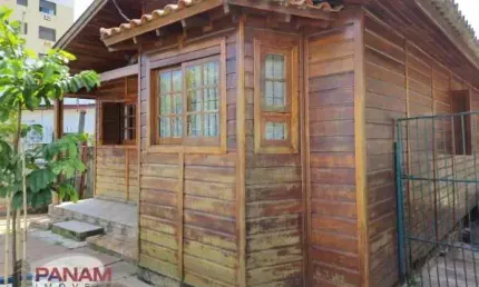 Casa com 3 quartos à venda na Rua Barão de Itaqui, 130, Passo da Areia, Porto Alegre por R$ 500.000