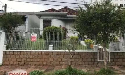Casa com 3 quartos à venda na Rua Domingos Martins, 49, Cristo Redentor, Porto Alegre por R$ 480.000